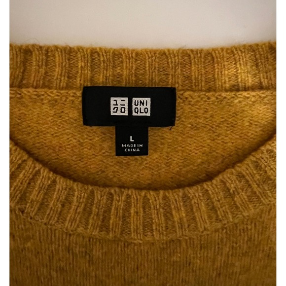 Uniqlo 100% Wool Sweater Women's L Marigold Mid-weight Knit - Picture 5 of 5